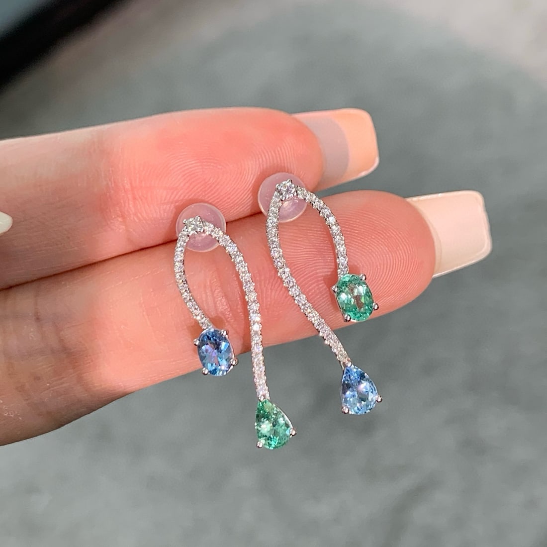 14k Gold 0.5 Ct Natural Paraiba Tourmaline & Aquamarine & Diamond Earrings - 3