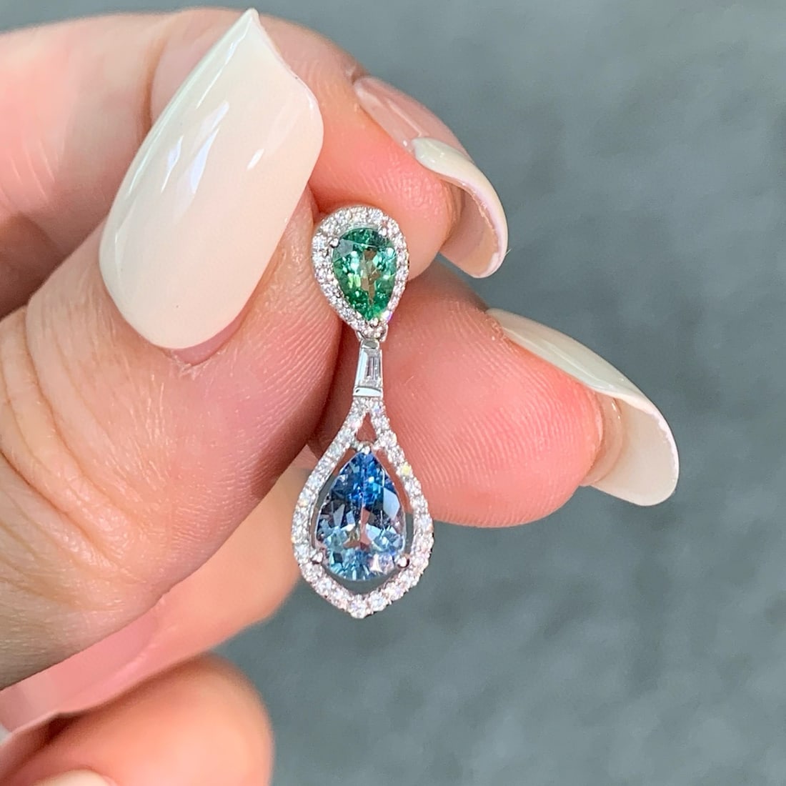 14k Gold 0.74 Ct Natural Aquamarine & Paraiba Tourmaline & Diamond Pendant( Without Chain ): Ref:231054431 // gold content:14k gold // main gemstone:aquamarine // shape:pear // carat weight:0. 74ct // color:blue // treatment:natural // // adjacent gemstone 2 : paraiba tourmaline //