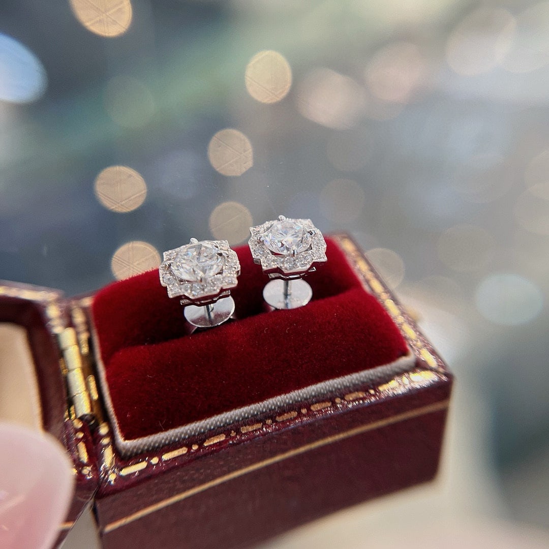 14k Gold 0.72 Ctw Natural H Diamond Earrings - 4