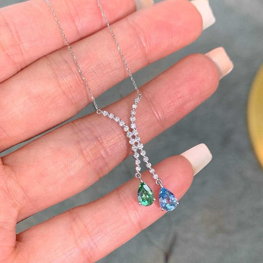 14k Gold 0.75 Ct Natural Aquamarine & Paraiba Tourmaline & Diamond Necklace - 2