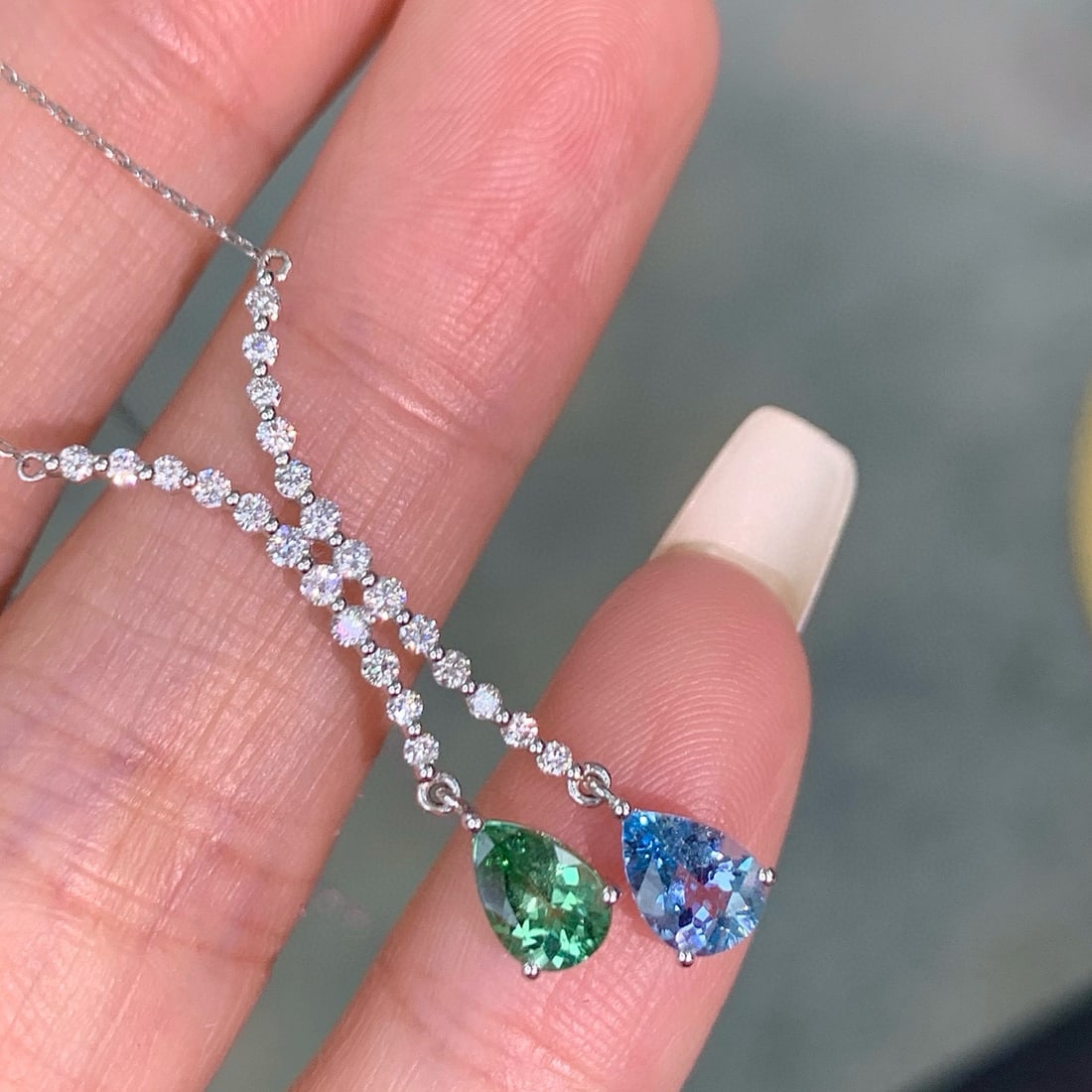 14k Gold 0.75 Ct Natural Aquamarine & Paraiba Tourmaline & Diamond Necklace - 3