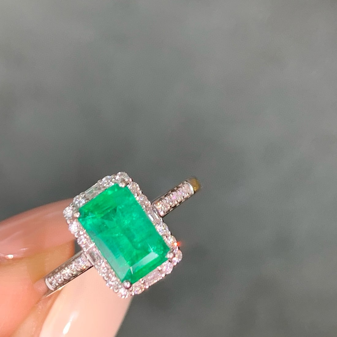 14k Gold 1.34 Ctw Natural Emerald & Diamond Ring - 2