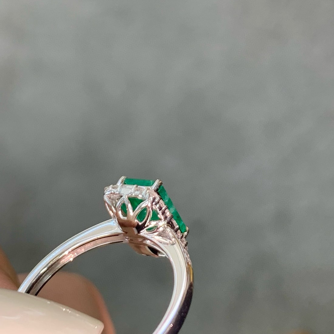 14k Gold 1.34 Ctw Natural Emerald & Diamond Ring - 5