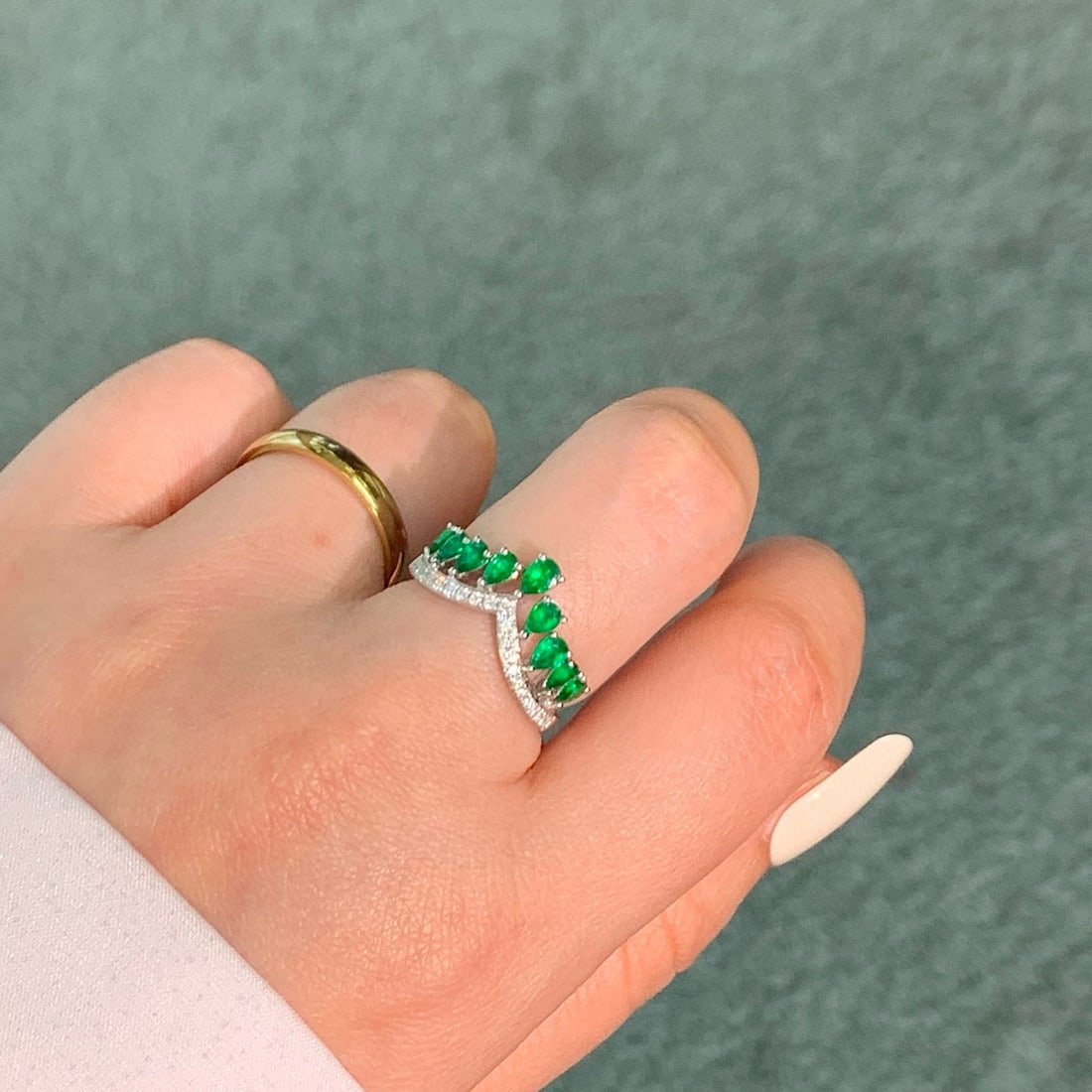 14k Gold 0.74 Ct Vivid Green Natural Emerald & Diamond Ring - 2