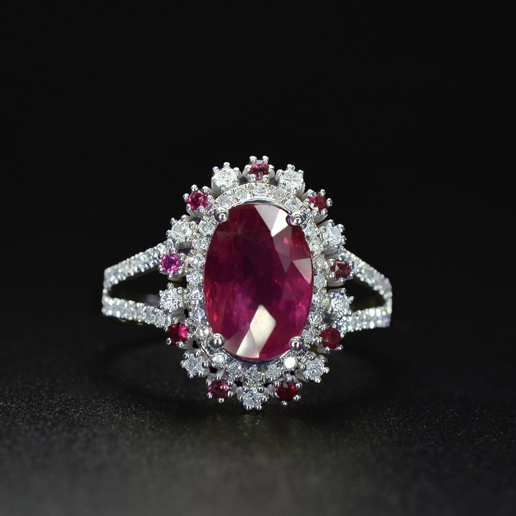 14k Gold 2.36 Ctw Natural Ruby & Diamond Ring: Ref:231055004 // gold content:14k gold // ring size:7. 25us // // main gemstone:ruby // shape:oval // carat weight:2. 01ct // color:red // treatment:natural // // adjacent gemstone 2 : diamond // shap