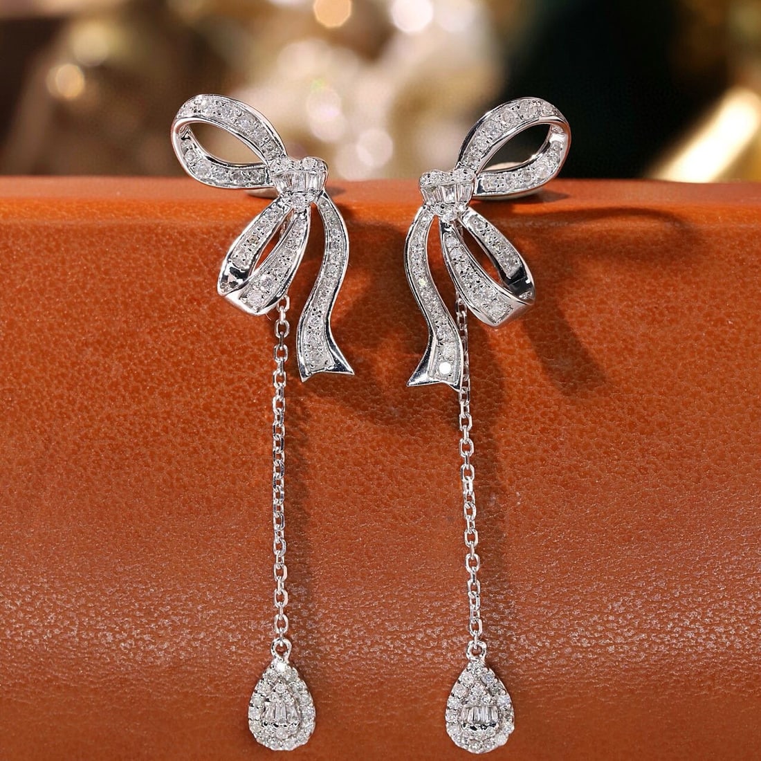 14k Gold 0.5 Ct Natural H Diamond Earrings: Ref:231055011 // gold content:14k gold // main gemstone:diamond // shape:multiply // carat weight:0. 5ct // clarity grade:vs-si // color:h // treatment:natural // Condition: New Low Estimate: 3100.00
