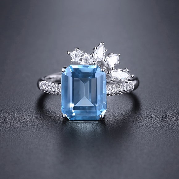 14k Gold 3.30 Ctw Natural Aquamarine & Diamond Ring: Ref:231055012 // gold content:14k gold // ring size:7. 25us // // main gemstone:aquamarine // shape:octagonal // carat weight:2. 86ct // color:blue // treatment:natural // // adjacent gemstone 2 : dia