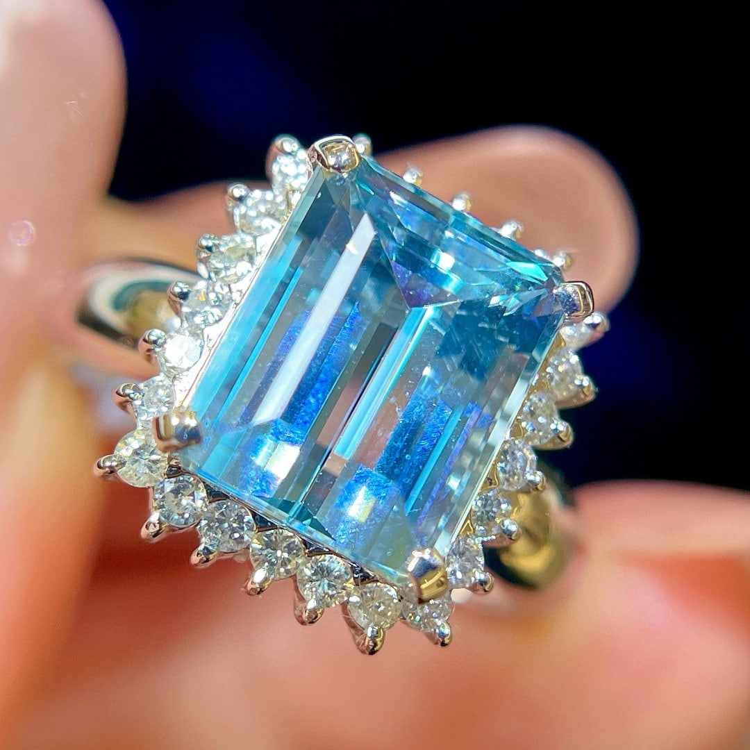 14k Gold 4.3 Ctw Natural Aquamarine & Diamond Ring - 2