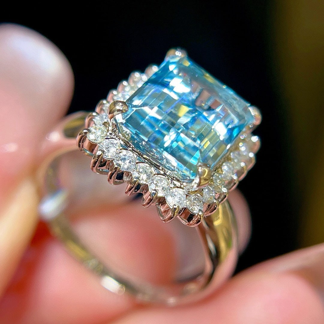 14k Gold 4.3 Ctw Natural Aquamarine & Diamond Ring - 4