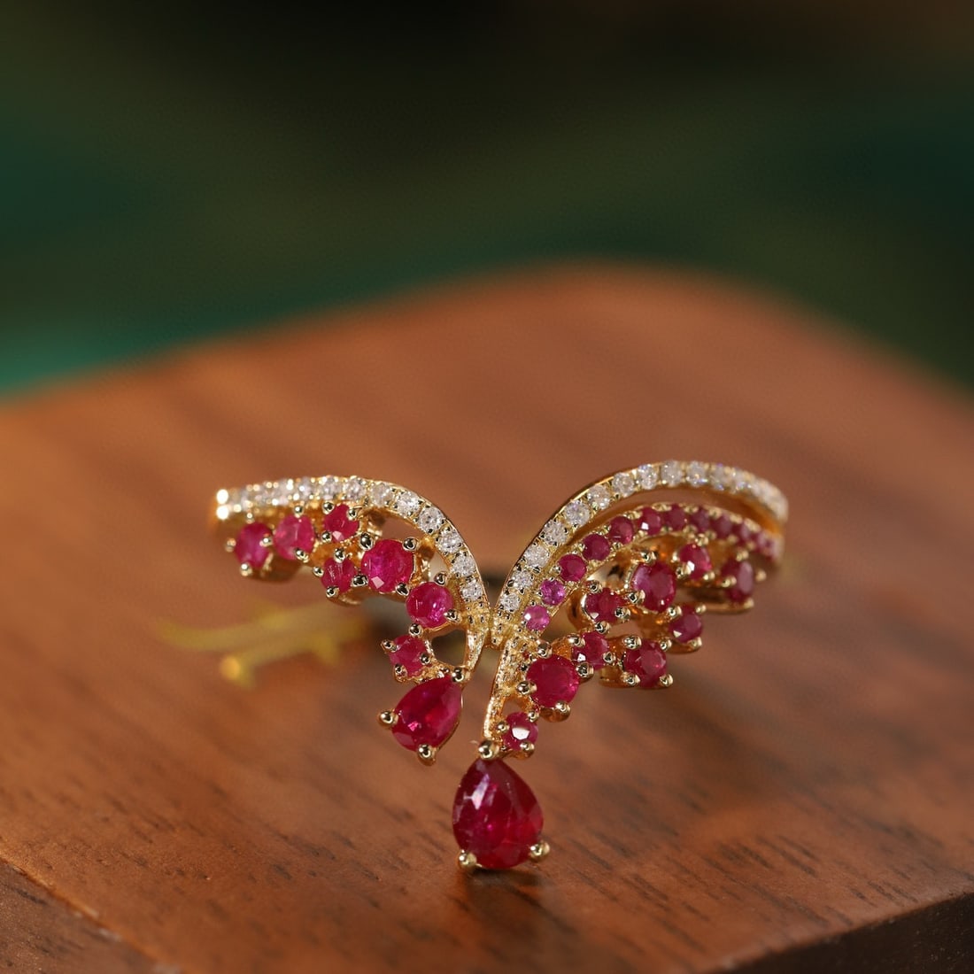 14k Gold 0.85 Ctw Natural Ruby & Diamond Ring: Ref:231055075 // gold content:14k gold // ring size:7. 25us // // main gemstone:ruby // shape:multiply // carat weight:0. 75ct // color:red // treatment:natural // // adjacent gemstone 2 : diamond //