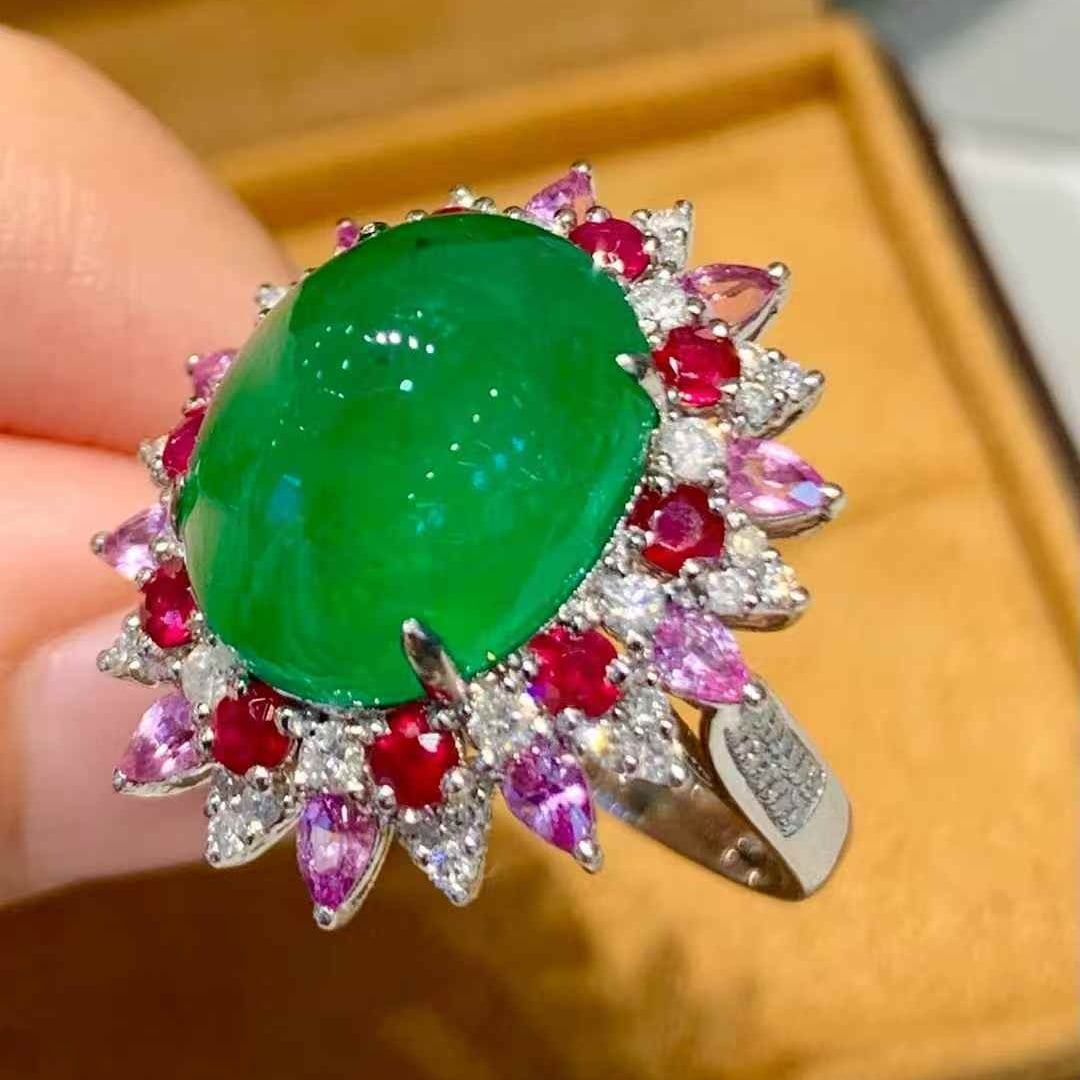 14k Gold 8.8 Ct Vivid Green Natural Emerald & Diamond Ring - 3