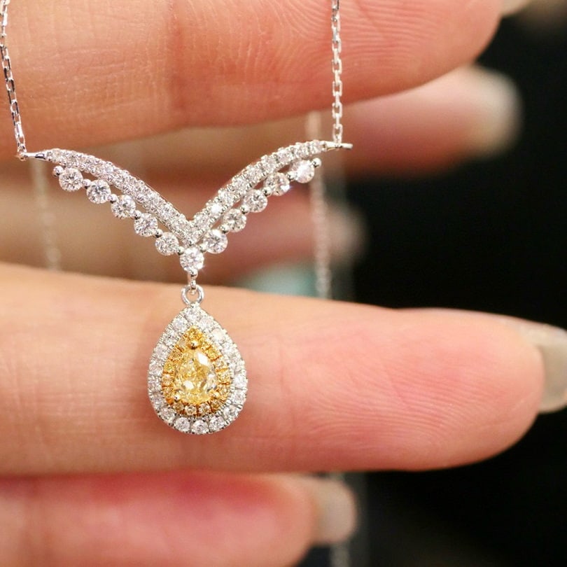 14k Gold 0.58 Ctw Natural Yellow Diamond & Diamond Necklace: Ref:231055116 // gold content:14k gold // main gemstone:yellow diamond // shape:pear // carat weight:0. 20ct // color:yellow // treatment:natural // // adjacent gemstone 2 : diamond // shape:round //