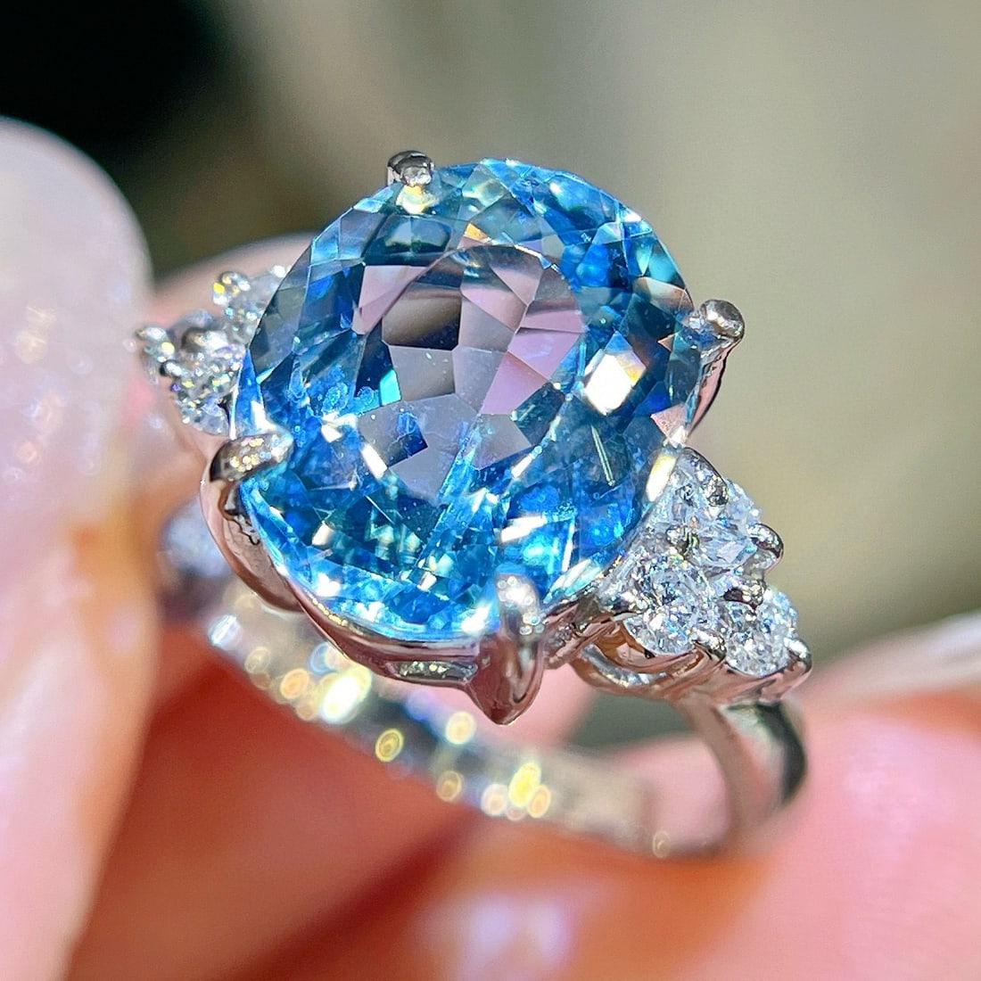 14k Gold 4.54 Ctw Natural Aquamarine & Diamond Ring - 2
