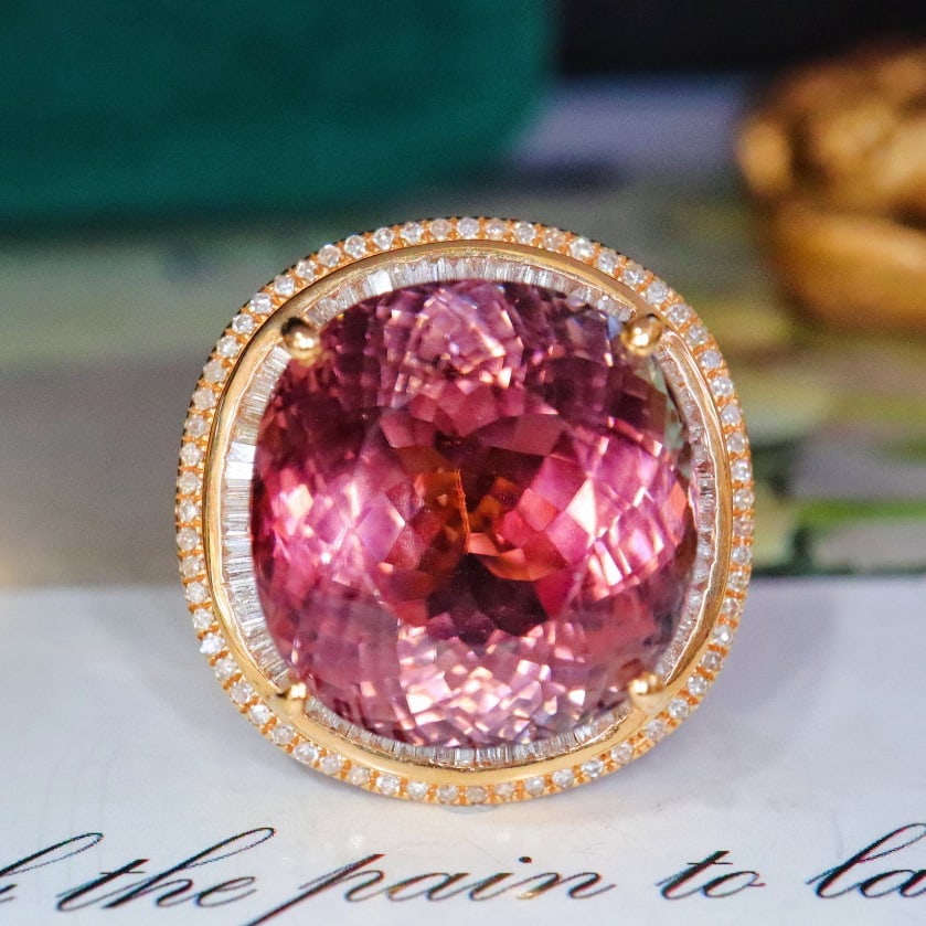 14k Gold 14.32 Ctw Natural Tourmaline & Diamond Ring: Ref:231055128 // gold content:14k gold // ring size:7. 25us // // main gemstone:tourmaline // shape:oval // carat weight:13. 9ct // color:red // treatment:natural // // adjacent gemstone 2 : diamond