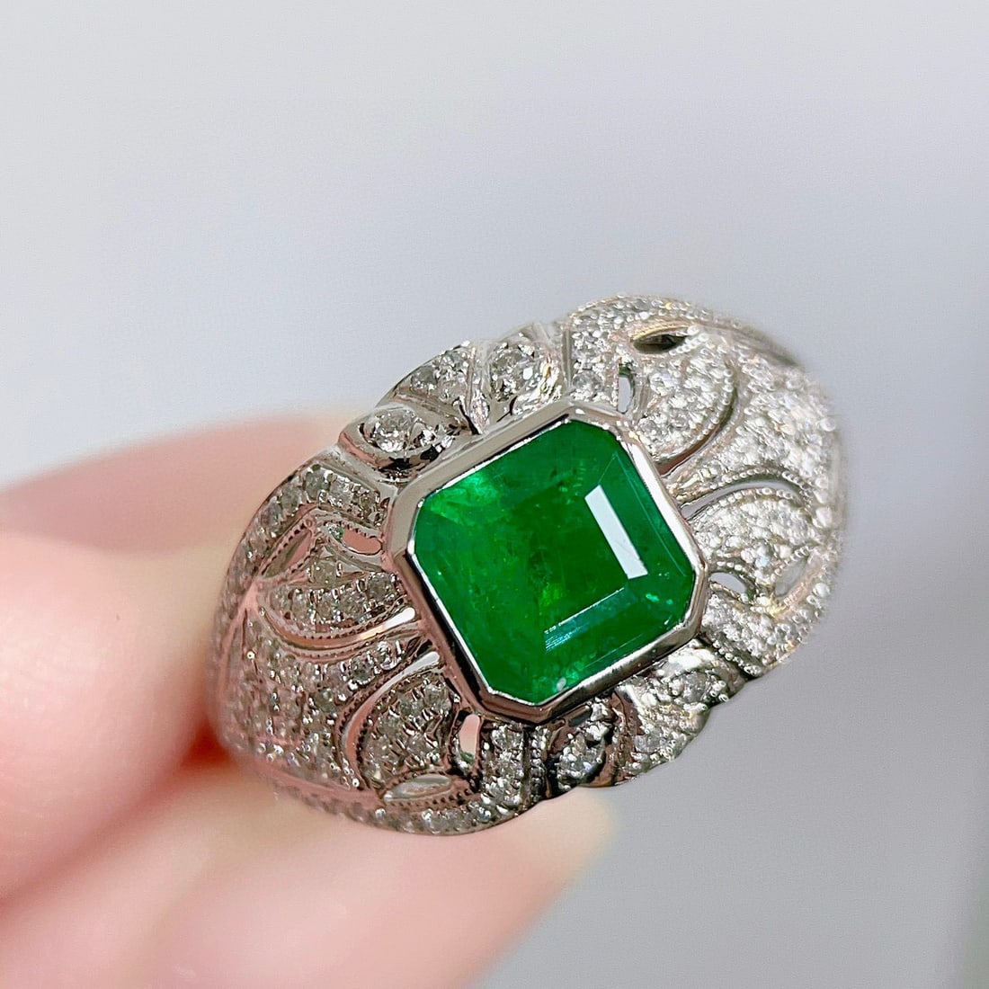 14k Gold 1.67 Ctw Vivid Green Natural Emerald & Diamond Ring - 5