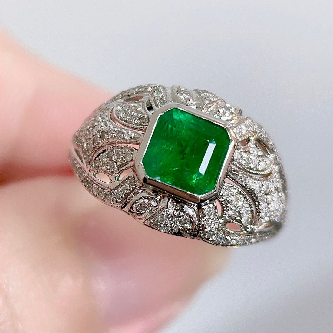 14k Gold 1.67 Ctw Vivid Green Natural Emerald & Diamond Ring - 6