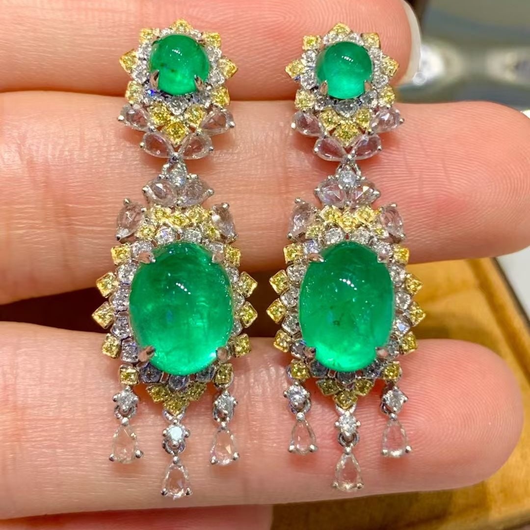 14k Gold 7 Ct Natural Emerald & Diamond & Sapphire Earrings: Ref:231055141 // gold content:14k gold // main gemstone:emerald // shape:oval // carat weight:7ct // color:green // treatment:natural // // adjacent gemstone 2 : diamond // shape:round // clarity grad