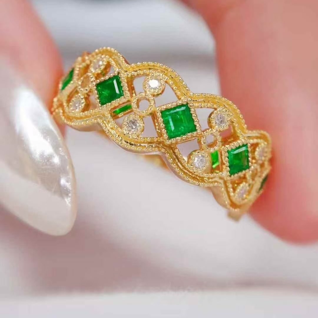 14k Gold 0.51 Ctw Vivid Green Natural Emerald & Diamond Ring: Ref:231055143 // gold content:14k gold // ring size:7. 25us // // main gemstone:emerald // shape:square // carat weight:0. 4ct // color:vivid green // treatment:natural // // adjacent gemstone 2 :