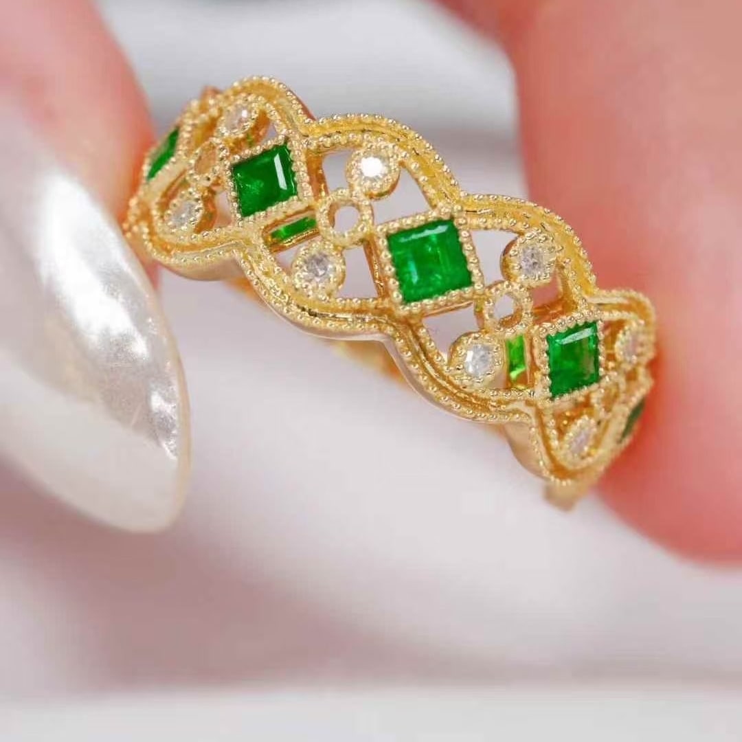 14k Gold 0.51 Ctw Vivid Green Natural Emerald & Diamond Ring - 4
