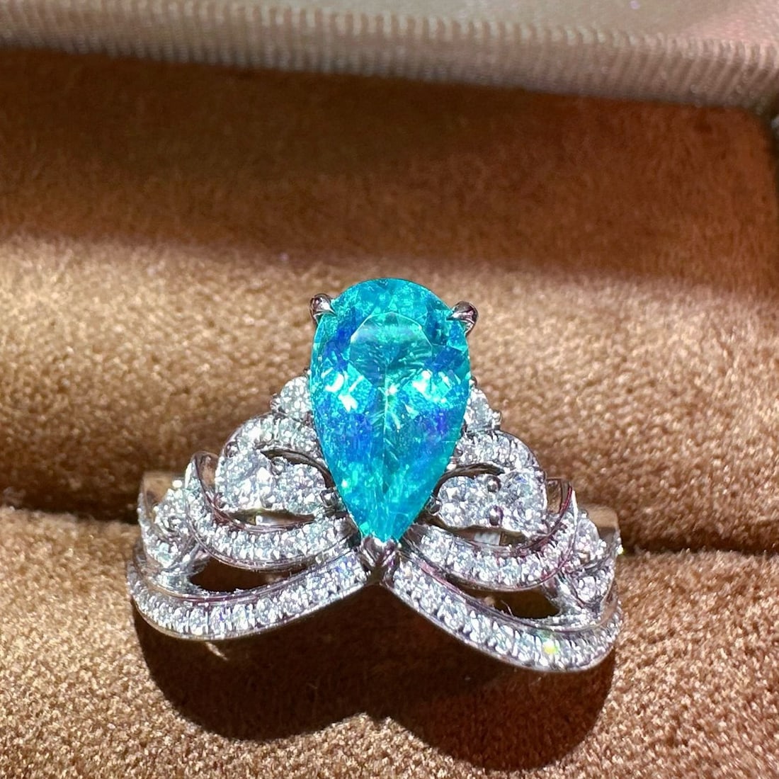 14k Gold 1.30 Ctw Natural Paraiba Tourmaline & Diamond Ring - 2