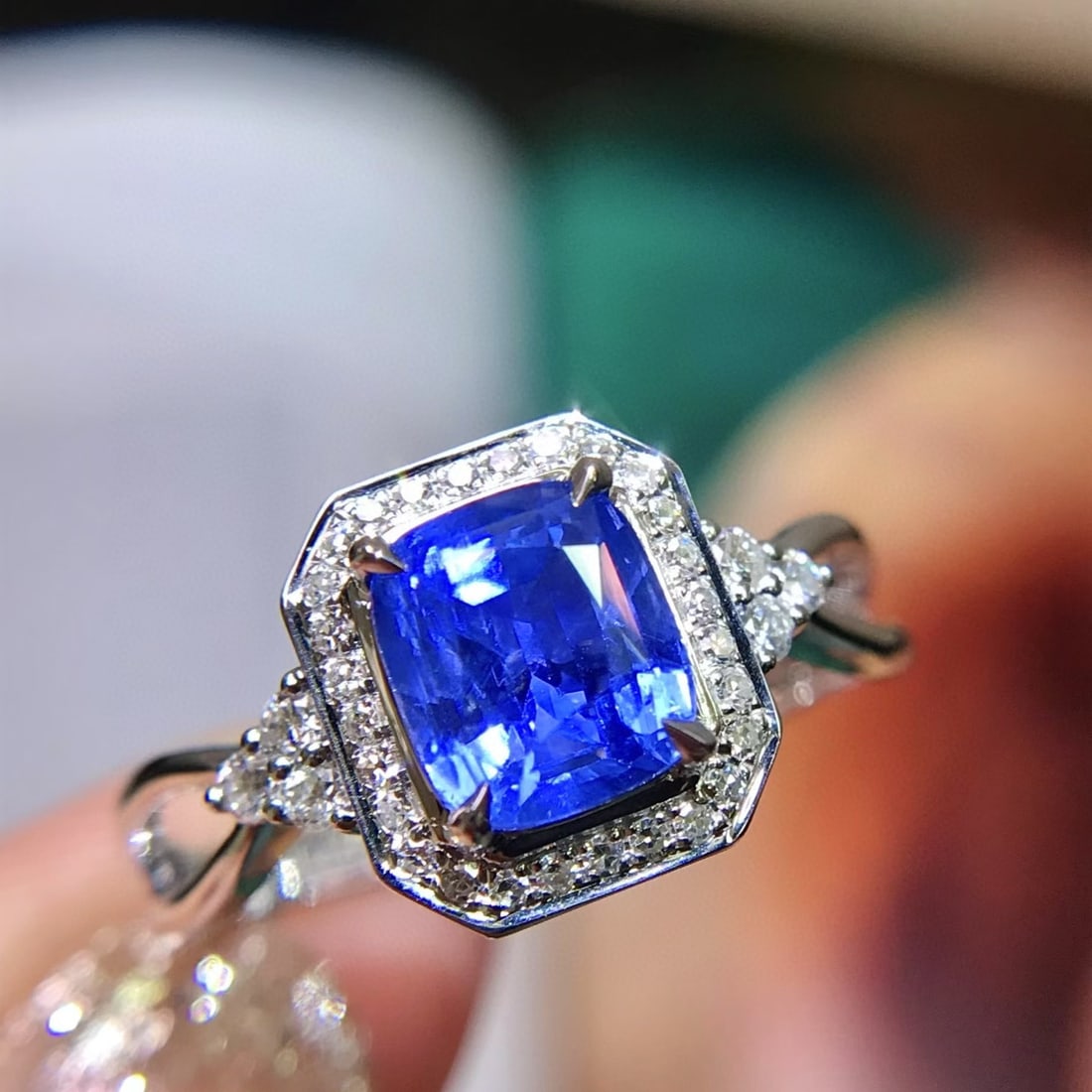 14k Gold 1.80 Ctw Natural Sapphire & Diamond Ring: Ref:231055174 // gold content:14k gold // ring size:7. 25us // // main gemstone:sapphire // shape:cushion // carat weight:1. 54ct // color:cornflower blue // treatment:natural // // adjacent gemstone