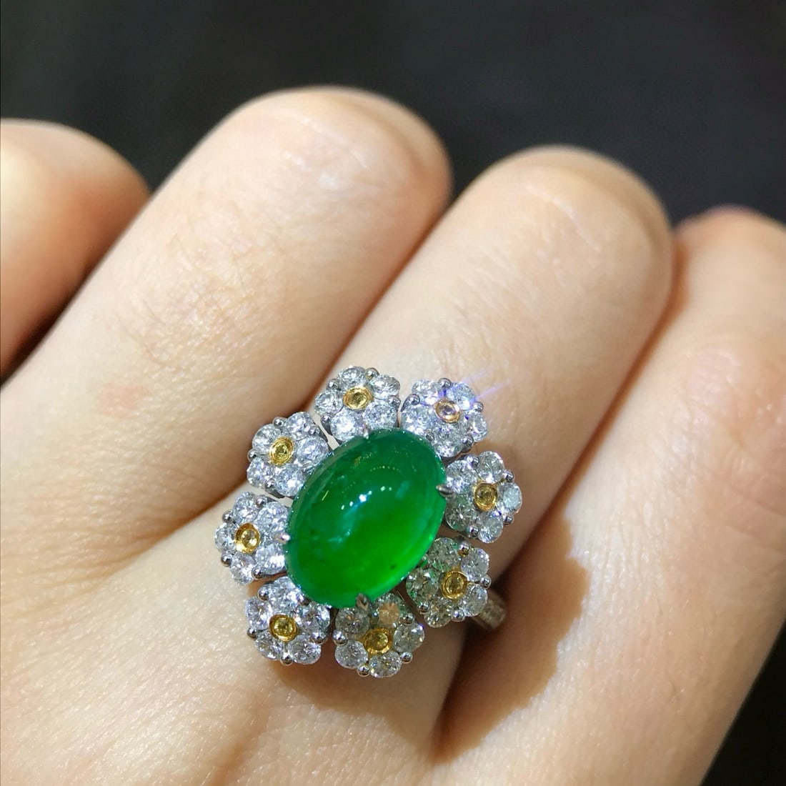 14k Gold 6.00 Ctw Vivid Green Natural Emerald & Diamond Ring - 6