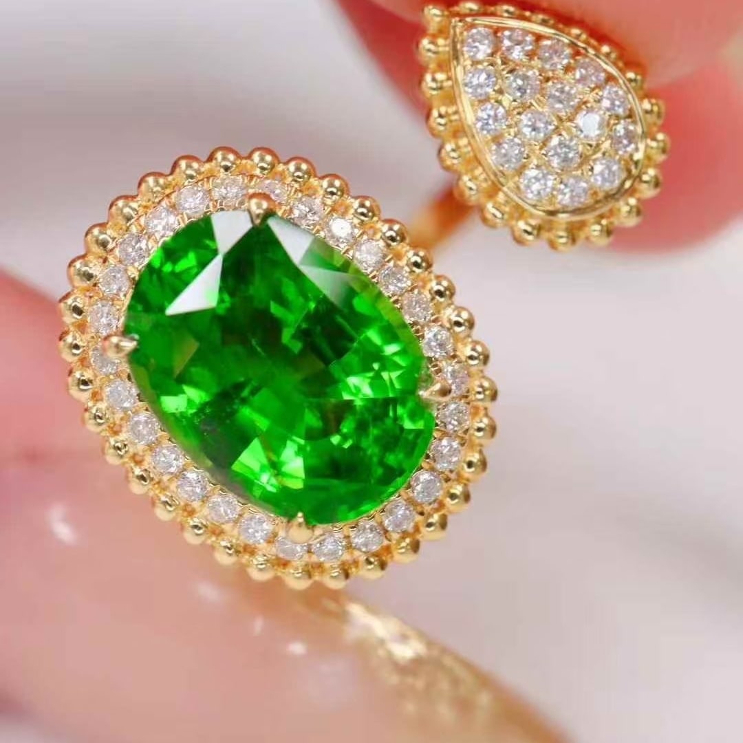 14k Gold 2.52 Ctw Vivid Green Natural Tsavorite & Diamond Ring - 2