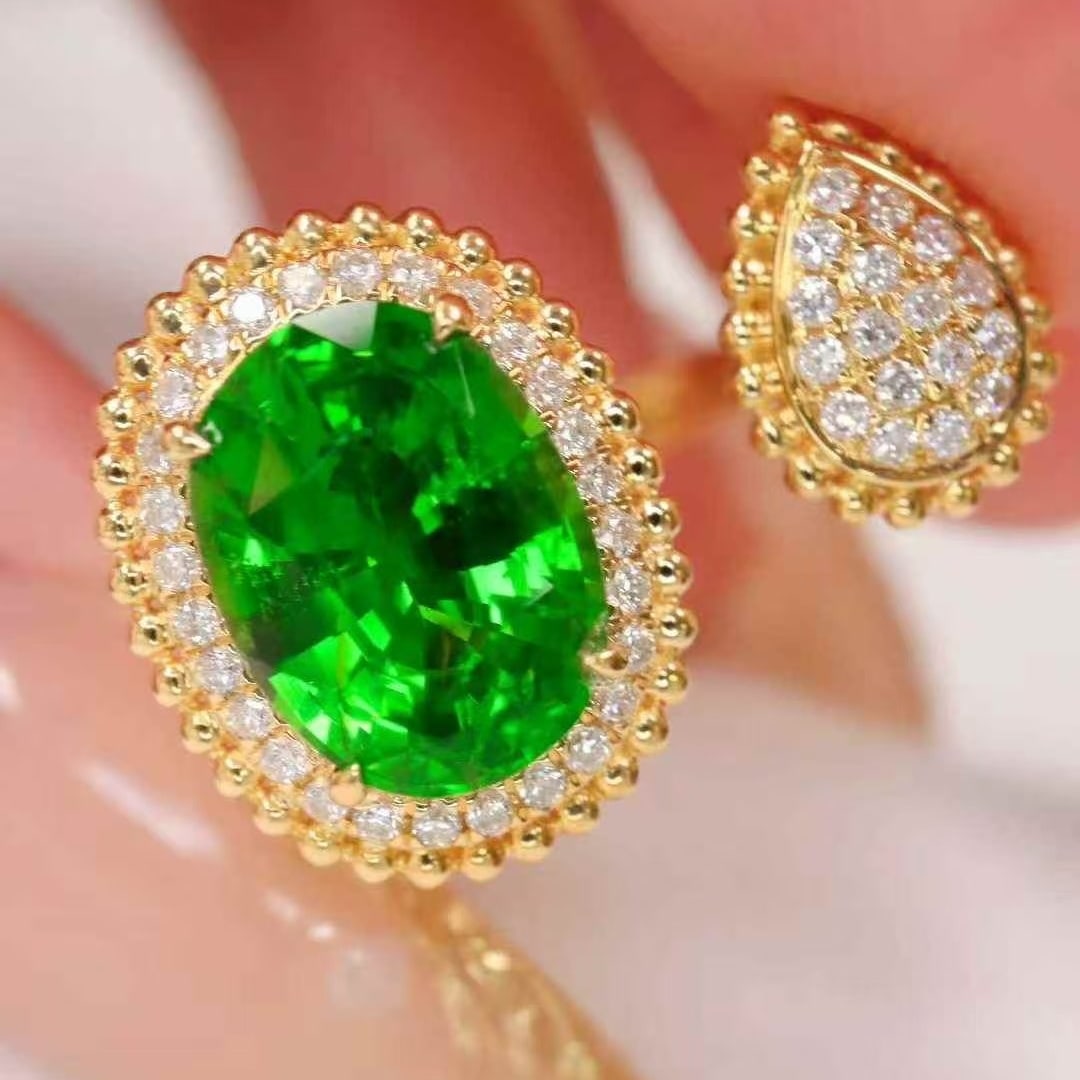 14k Gold 2.52 Ctw Vivid Green Natural Tsavorite & Diamond Ring - 4