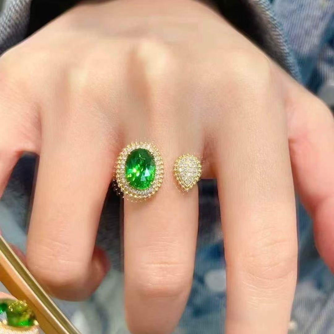 14k Gold 2.52 Ctw Vivid Green Natural Tsavorite & Diamond Ring - 5