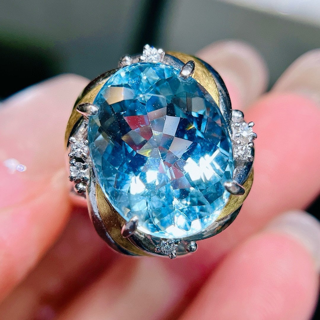 14k Gold 8.89 Ctw Natural Aquamarine & Diamond Ring - 2