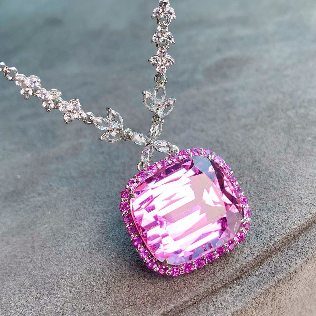 14k Gold 34.84 Ctw Natural Kunzite & Sapphire Necklace - 3
