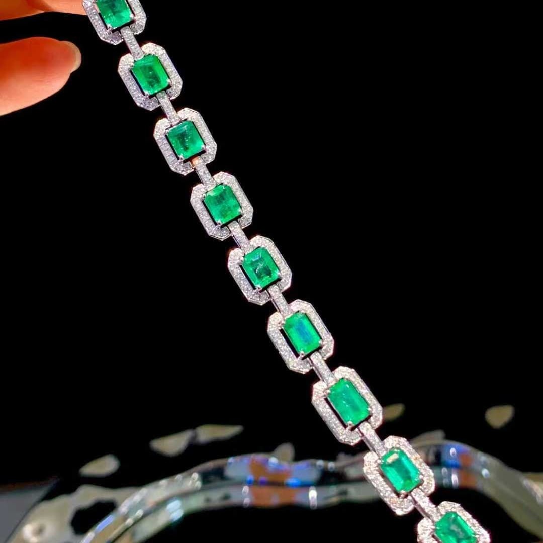 14k Gold 6.2 Ct Natural Emerald & Diamond Bracelet - 2