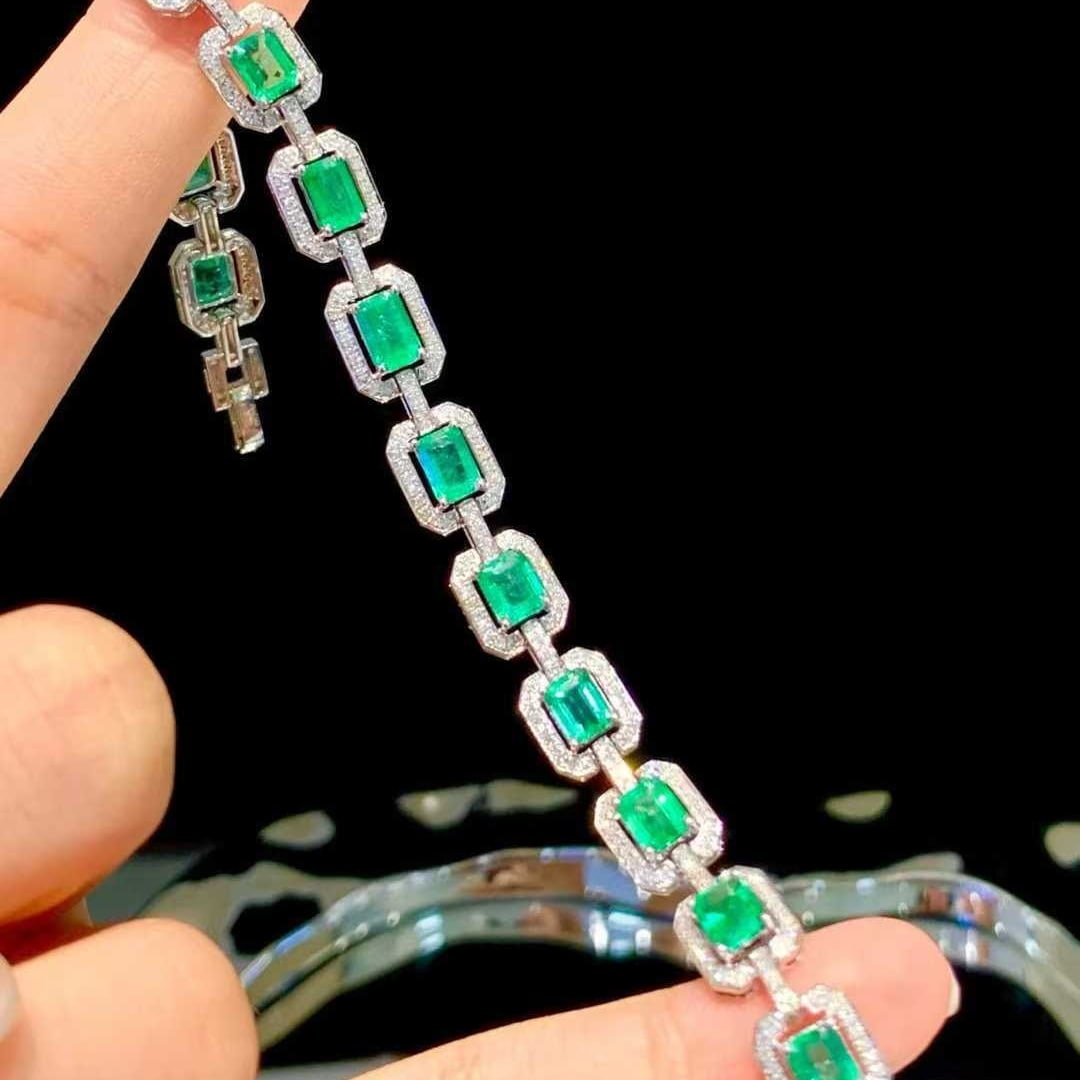 14k Gold 6.2 Ct Natural Emerald & Diamond Bracelet - 3