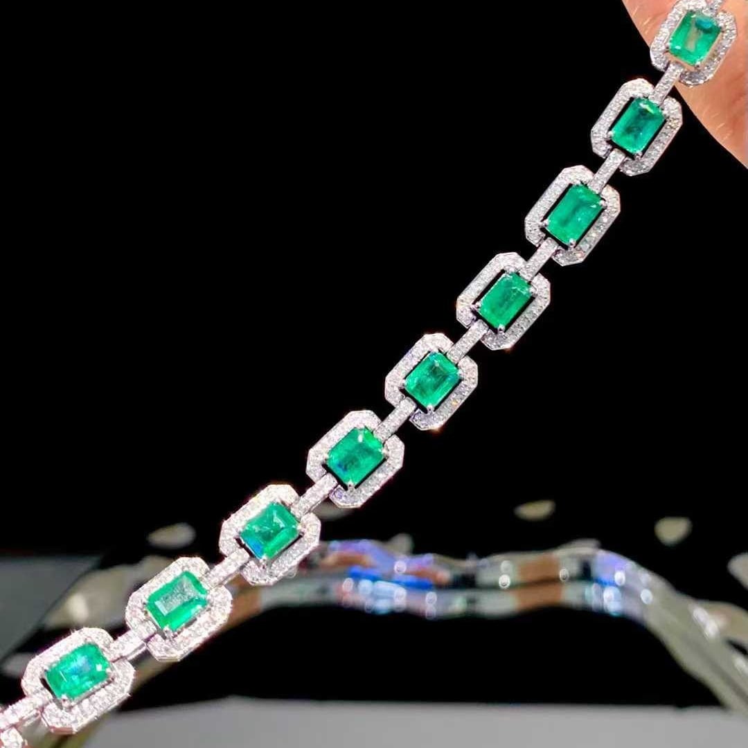 14k Gold 6.2 Ct Natural Emerald & Diamond Bracelet - 5