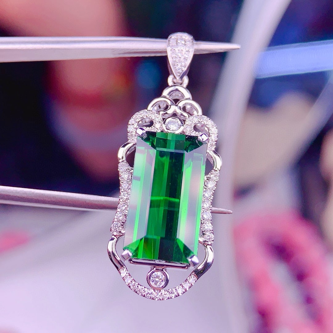 14k Gold 9.5 Ct Natural Tourmaline & Diamond Pendant( Without Chain ): Ref:231055245 // gold content:14k gold // main gemstone:tourmaline // shape:octagonal // carat weight:9. 5ct // color:green // treatment:natural // // adjacent gemstone 2 : diamond // shape:round // c