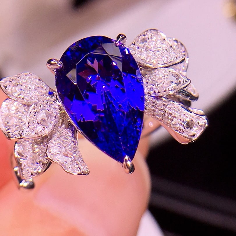 14k Gold 4.2 Ct Natural Tanzanite & Diamond Ring - 2