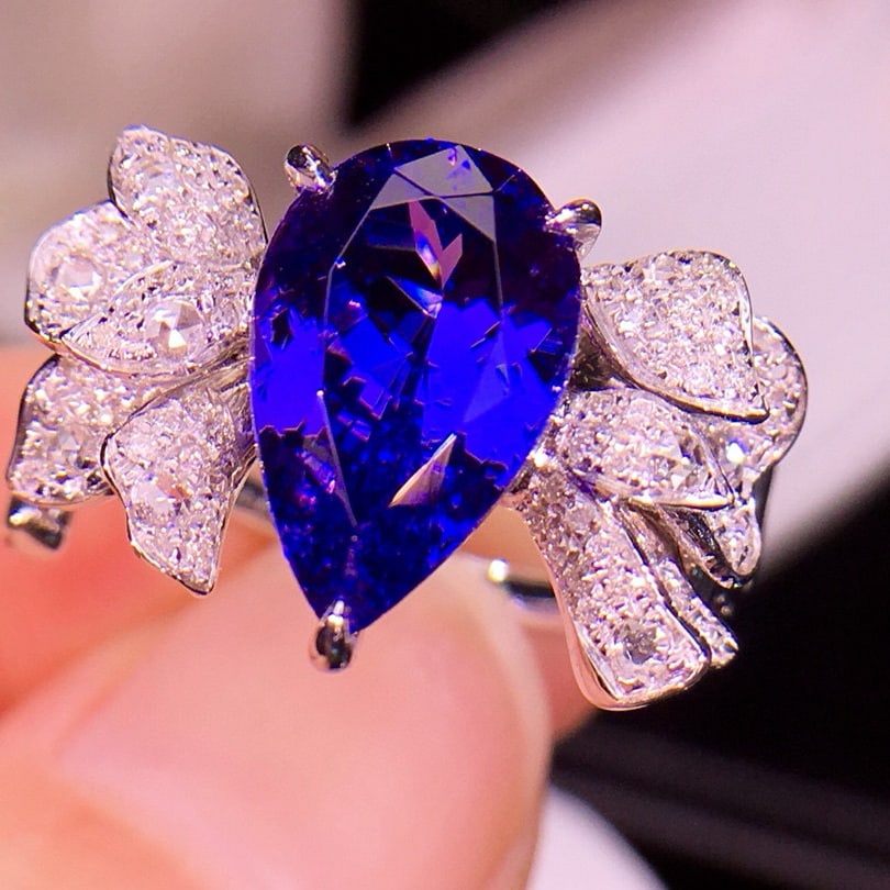 14k Gold 4.2 Ct Natural Tanzanite & Diamond Ring - 3