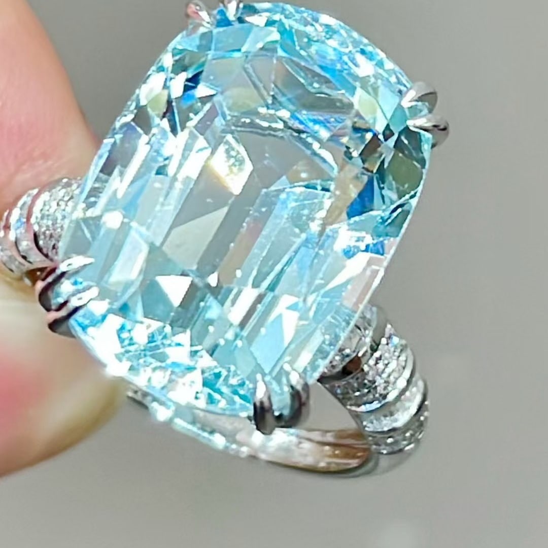 14k Gold 13.99 Ct Natural Aquamarine & Diamond Ring - 4