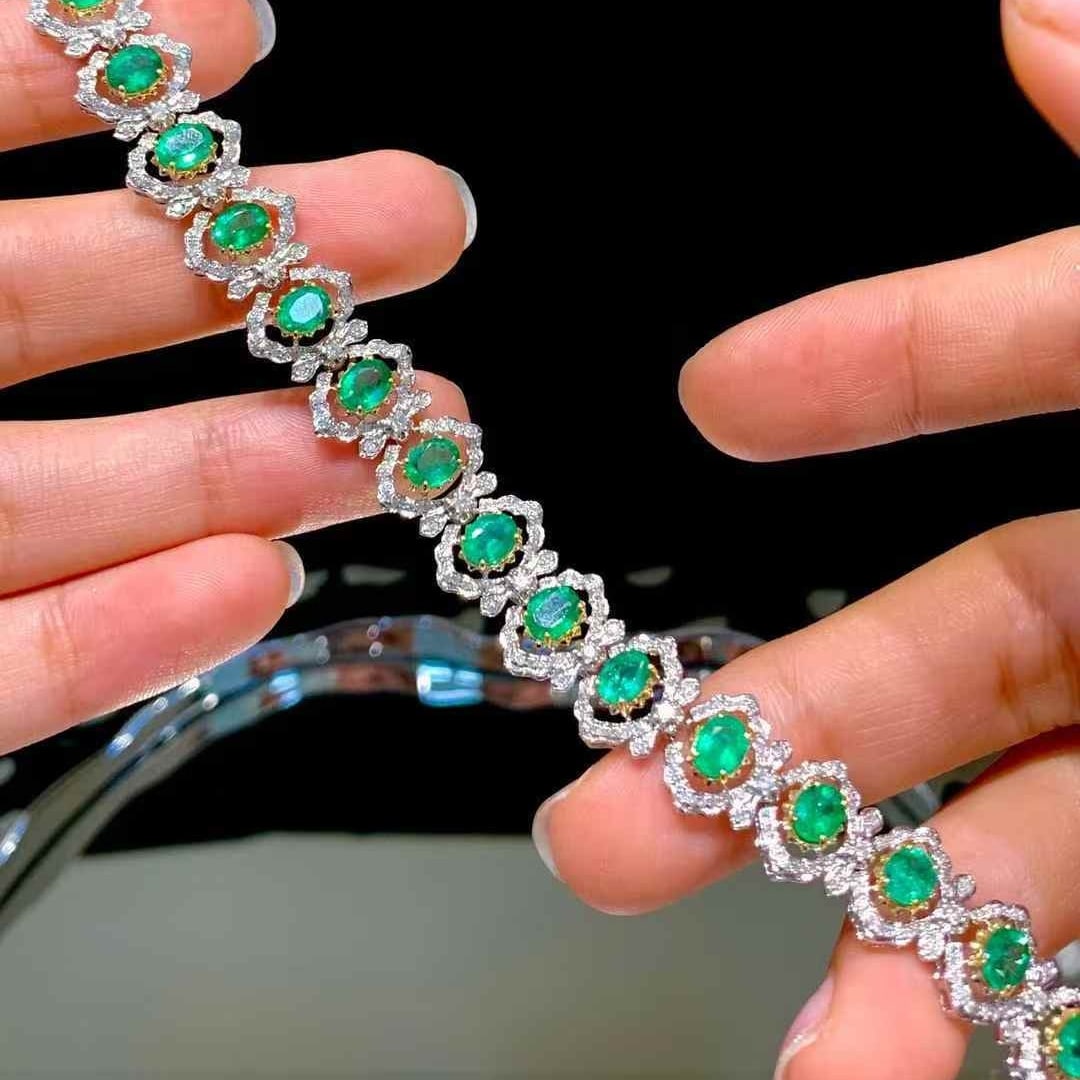 14k Gold 7.8 Ct Natural Emerald & Diamond Bracelet - 2