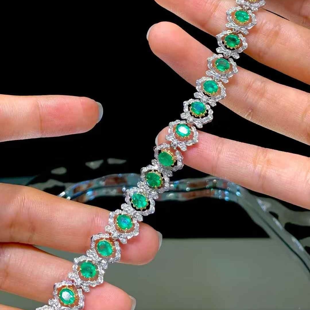 14k Gold 7.8 Ct Natural Emerald & Diamond Bracelet - 3