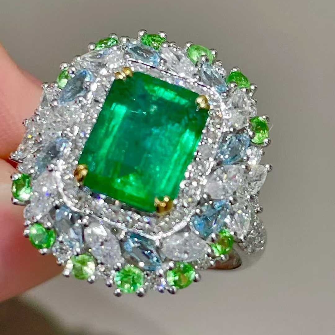 14k Gold 3.27 Ctw Vivid Green Natural Emerald & Diamond Ring - 4
