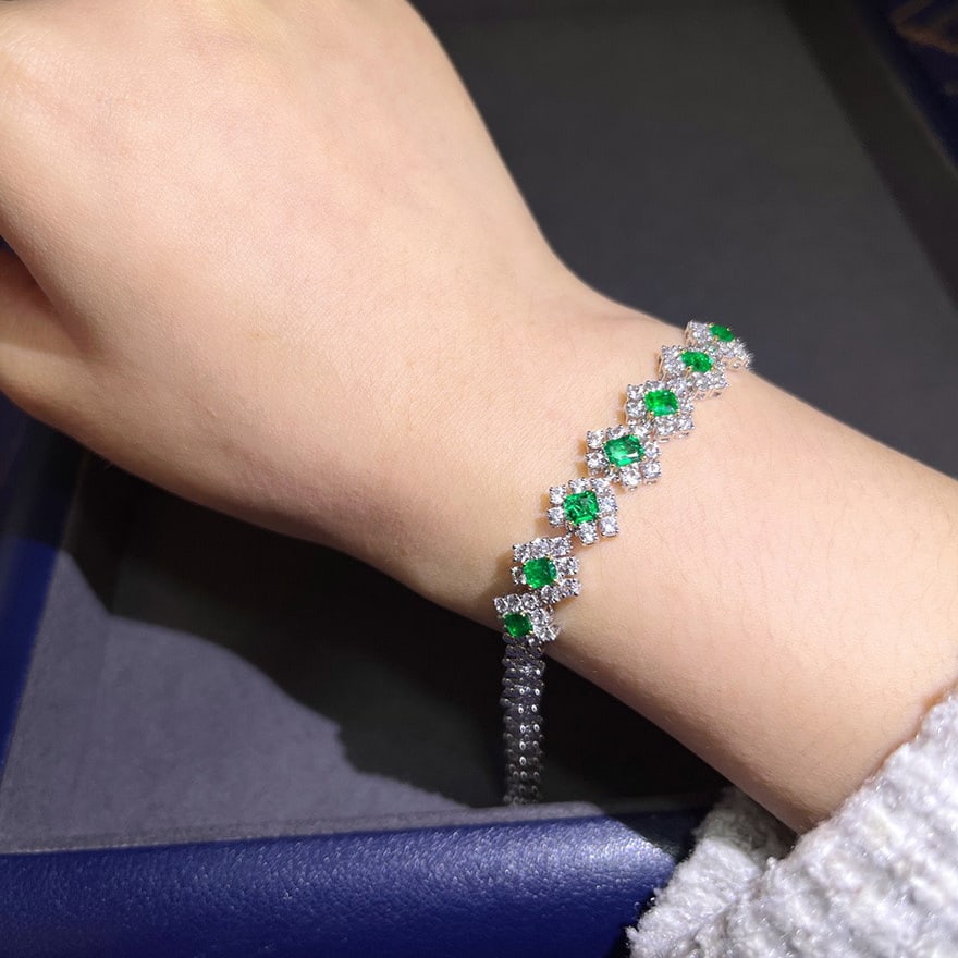 14k Gold 3.55 Ctw Vivid Green Natural Emerald & Sapphire Bracelet - 8