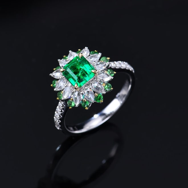 14k Gold 1.42 Ctw Vivid Green Natural Emerald & Diamond Ring - 5