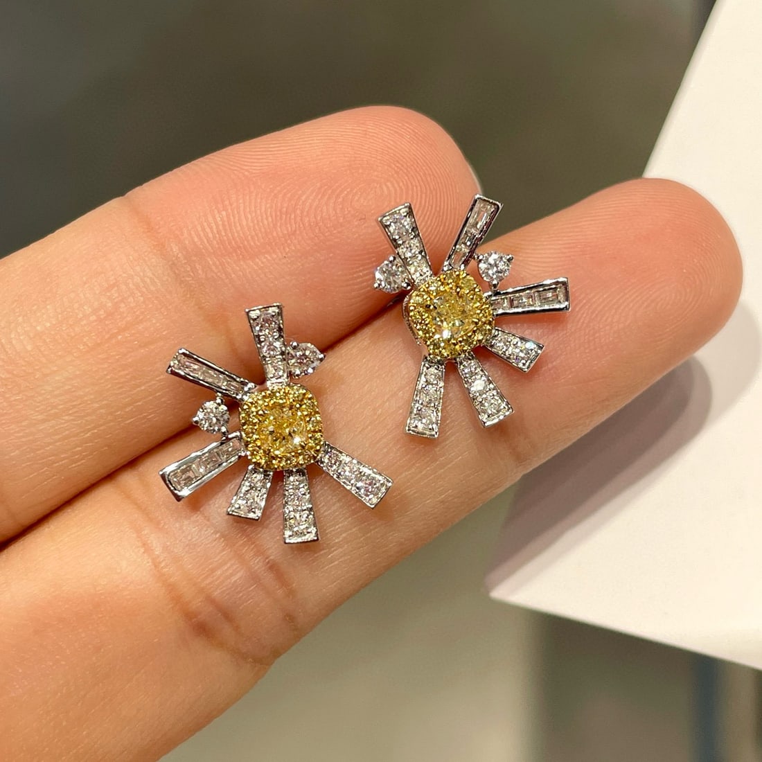 14k Gold 0.78 Ct Natural Color Diamond Earrings - 2