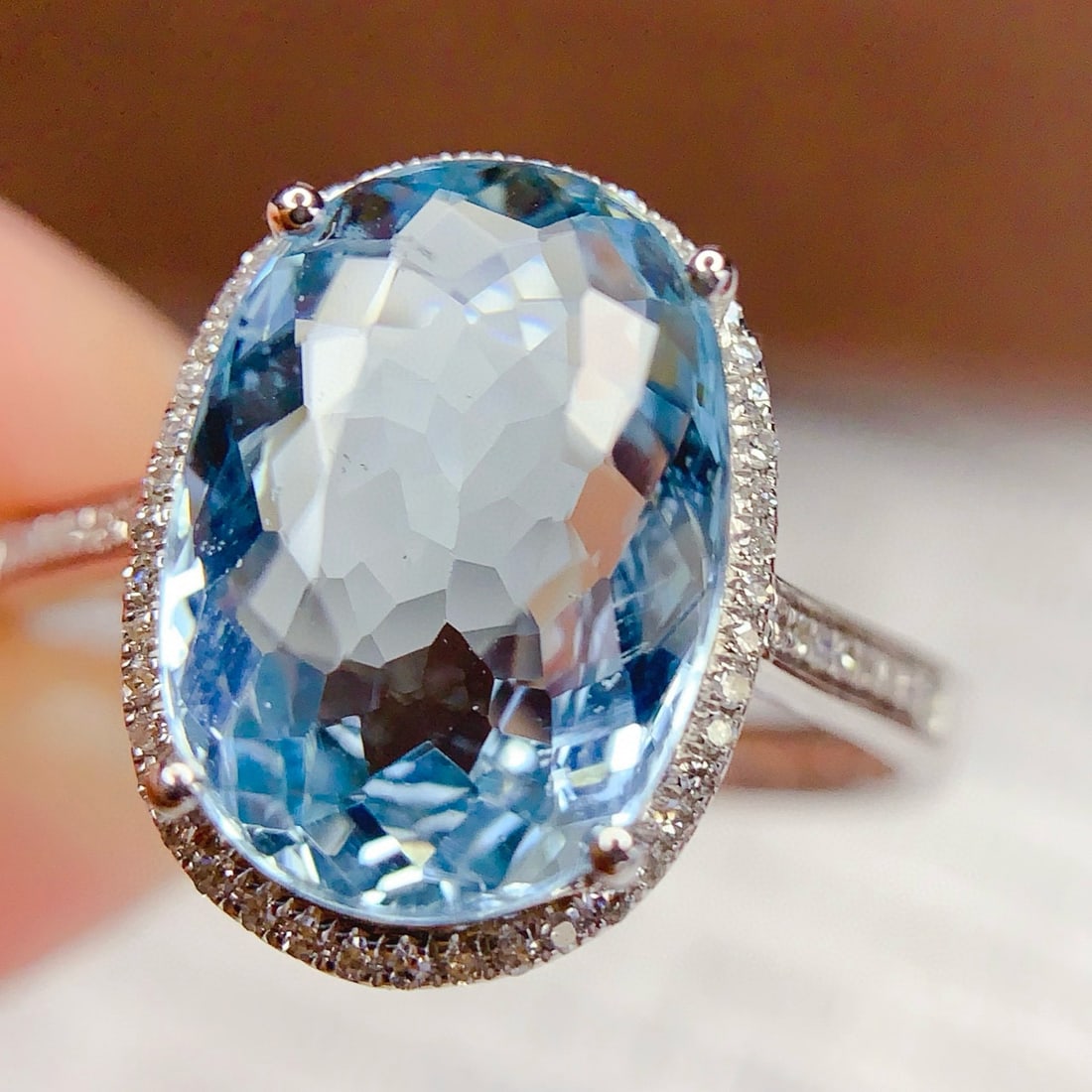 14k Gold 5.65 Ct Natural Aquamarine & Diamond Ring - 4
