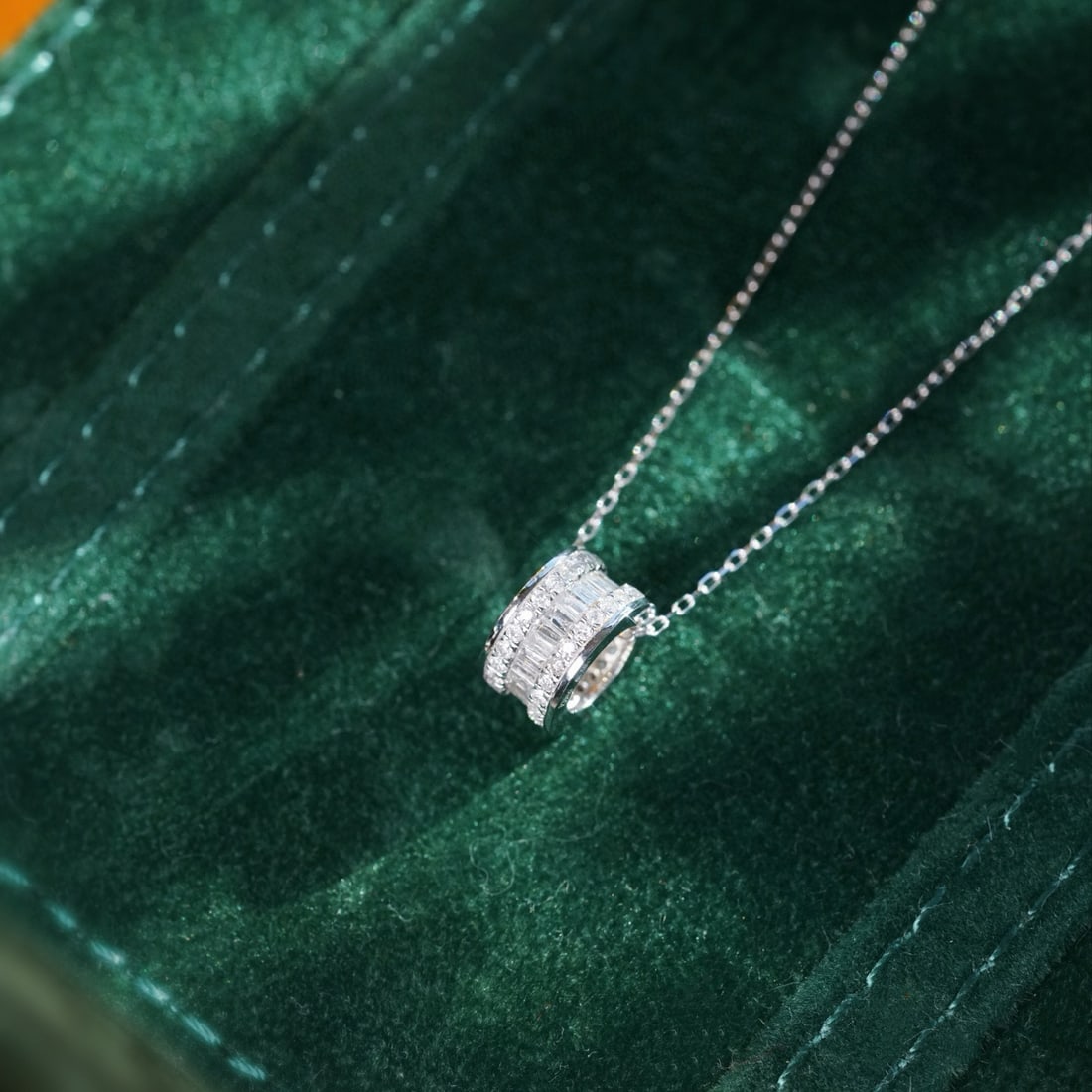 14k Gold 0.50 Ct Natural H Diamond Necklace: Ref:231056065 // gold content:14k gold // main gemstone:diamond // shape:multiply // carat weight:0. 50ct // clarity grade:vs-si // color:h // treatment:natural // Condition: New Low Estimate: