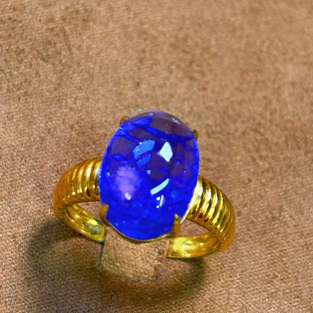 14k Gold 9.9 Ct Natural Tanzanite Ring - 4