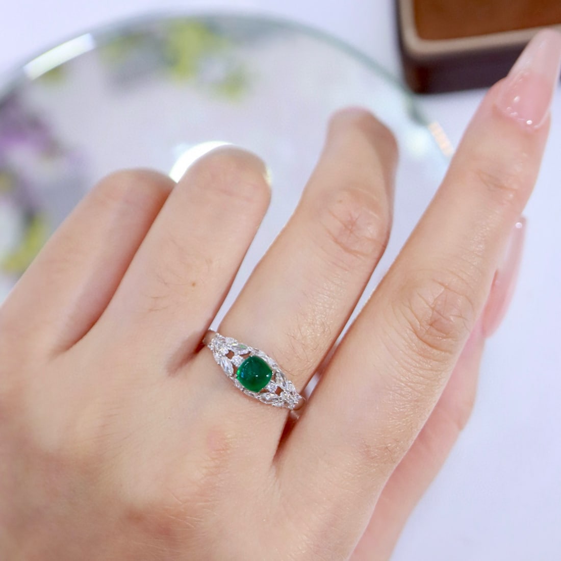 14k Gold 1.28 Ctw Vivid Green Natural Emerald & Diamond Ring - 4