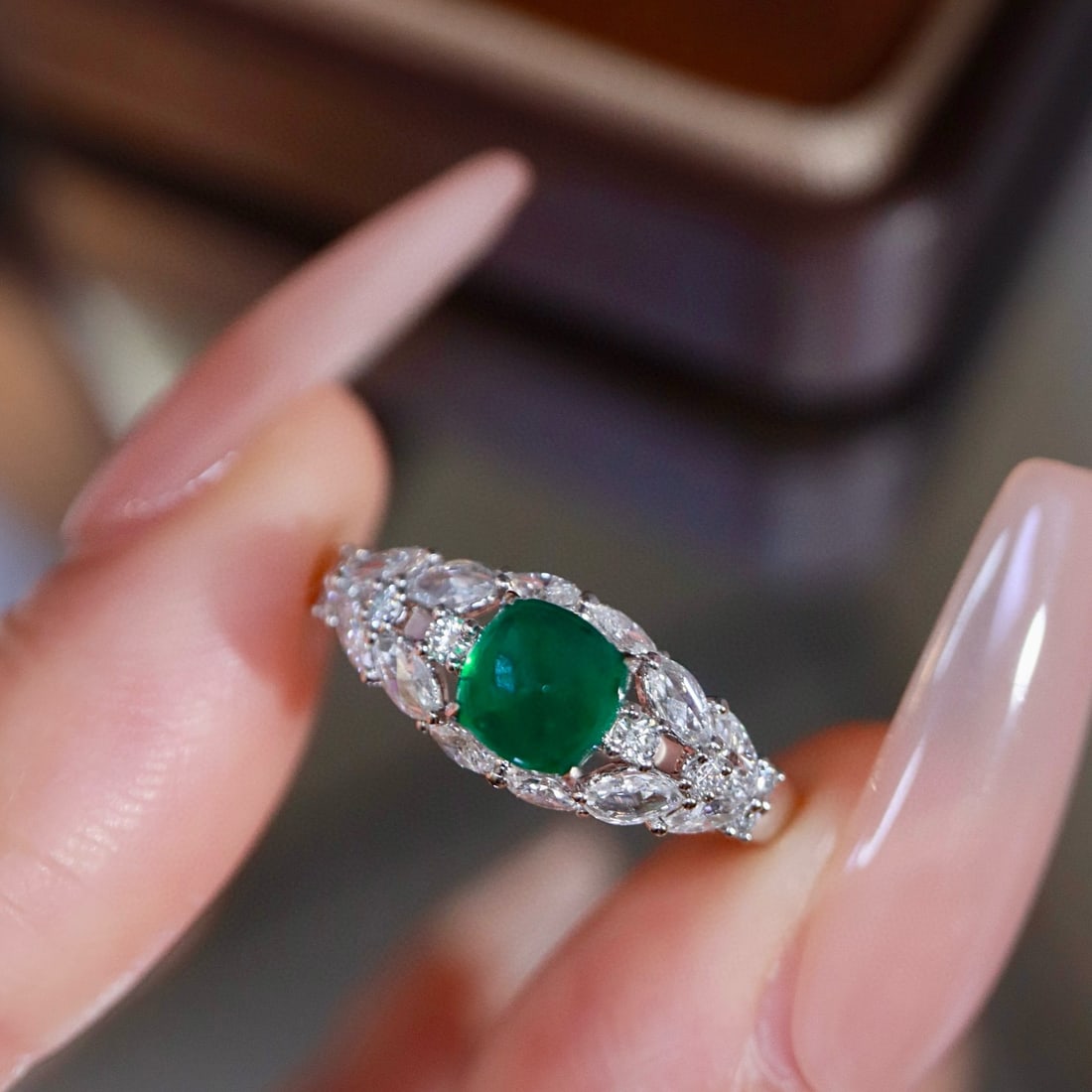 14k Gold 1.28 Ctw Vivid Green Natural Emerald & Diamond Ring - 5