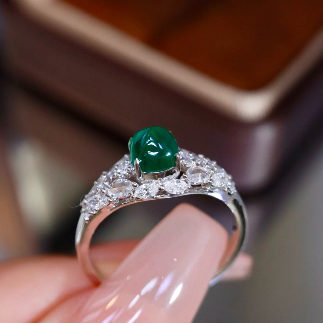 14k Gold 1.28 Ctw Vivid Green Natural Emerald & Diamond Ring - 8
